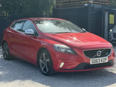 Used Volvo V40 R-Design 115 HP (84 kW) 2013 Red Hatchback