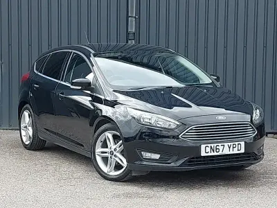 Używany Ford Focus Zetec 125 KM (91 kW) 2017 Czarny Hatchback
