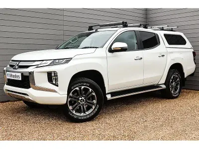 Used Mitsubishi L200 150 HP (110 kW) 2020 White Pickup