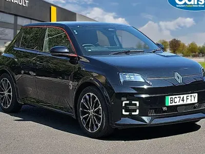 Used Renault 5 E-Tech Iconic 110 kW (150 HP) 2025 Hatchback