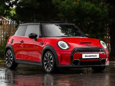 Used Mini Cooper S Exclusive 178 HP (130 kW) 2021 Red Hatchback
