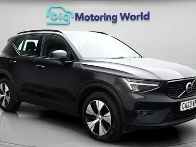 Begagnad Volvo XC40 Plus 211 HK (155 kW) 2023 Svart SUV