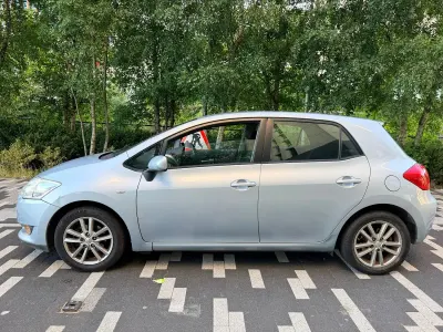 Used Toyota Auris 101 HP (74 kW) 2009 Blue Hatchback