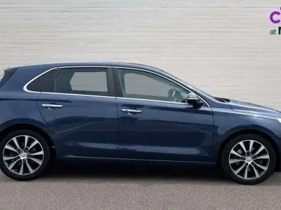 Used Hyundai i30 Premium SE 140 HP (102 kW) 2017 Blue Hatchback