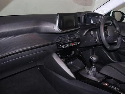 Used Peugeot 208 Allure Premium 99 HP (72 kW) 2021 White Hatchback