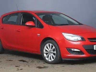 Second-hand Vauxhall Astra Active 2012 Roșu Hatchback