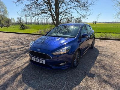 Used Ford Focus ST-Line 120 HP (88 kW) 2017 Blue Hatchback