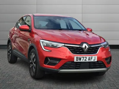 Used Renault Arkana Iconic 142 HP (104 kW) 2023 Red  SUV
