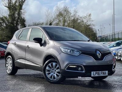 Used Renault Captur Expression+ 90 HP (66 kW) 2016 Grey SUV