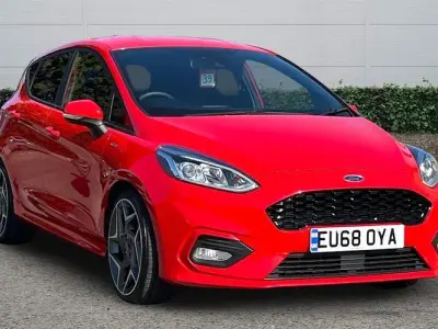 Usado Ford Fiesta ST-Line 140 HP (102 kW) 2018 Vermelho Citadino