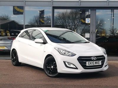 Used Hyundai i30 SE 100 HP (73 kW) 2015 White Hatchback