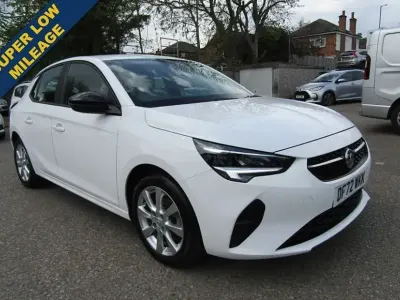 Używany Vauxhall Corsa Design Edition 75 KM (55 kW) 2023 Biały Hatchback