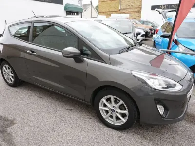 Used Ford Fiesta Zetec 70 HP (51 kW) 2019 Grey Hatchback