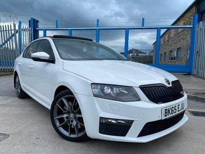 Used Skoda Octavia vRS 2015 White Hatchback