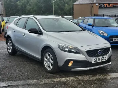 Used Volvo V40 SE 114 HP (83 kW) 2015 Silver Hatchback