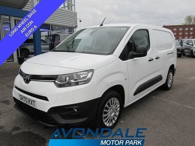 Used Toyota Proace 100 HP (73 kW) 2020 White MPV