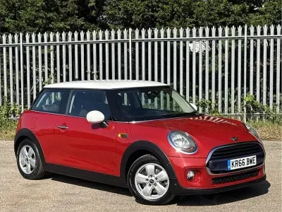 Używany Mini Cooper Hatch 2016 Czerwony Hatchback