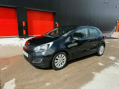 Used Kia Rio 85 HP (62 kW) 2014 Black Hatchback