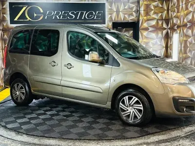 Usado Citroën Berlingo Feel 100 HP (73 kW) 2017 Castanho Monovolume