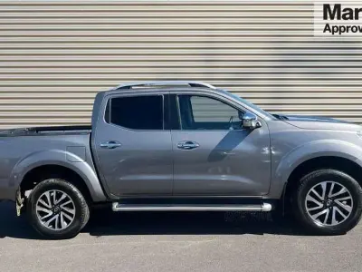Używany Nissan Navara Tekna 190 KM (139 kW) 2018 Szary Pickup