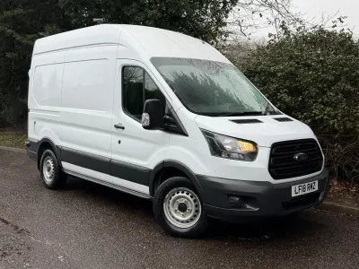 Usado Ford Transit 130 HP (95 kW) 2018 Branco Van