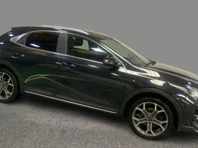 Usado Kia XCeed 118 HP (86 kW) 2021 Preto SUV