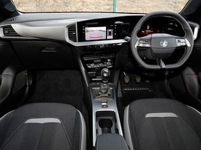 New Vauxhall Mokka 136 HP (100 kW) 2026 Brilliant paint  arctic white SUV