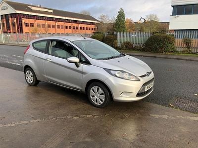Silver Used 2010 Ford Fiesta Hatchback | £1,390 (Good price)