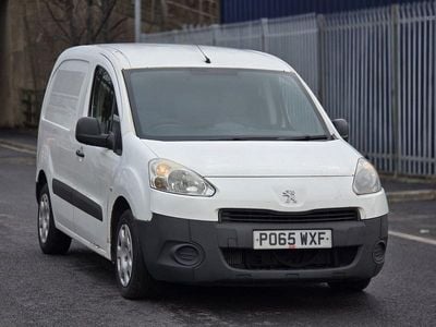 Begagnad Peugeot Partner 75 HK (55 kW) 2015 Vit Minibuss