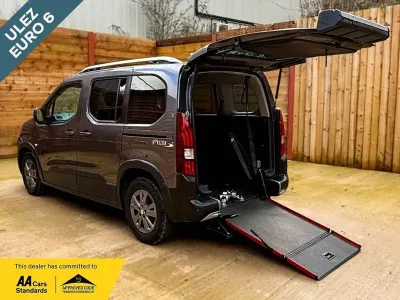 Używany Peugeot Rifter Access 2022 Szary Minivan
