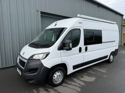 Second-hand Peugeot Boxer 140 CP (102 kW) 2021 Alb Van