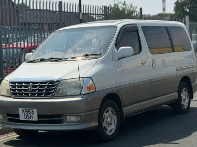 Used Toyota HiAce 2016 White Van