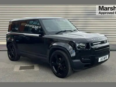 Used Land Rover Defender SE 249 HP (183 kW) 2021 Santorini black metallic SUV