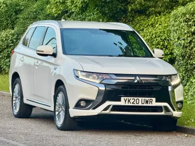 Used Mitsubishi Outlander P-HEV 2020 White Estate