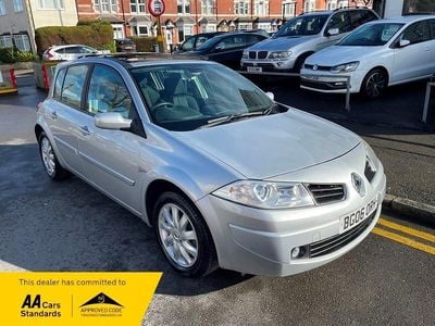 Silver Used 2006 Renault Mégane II Dynamique Hatchback | £2,500