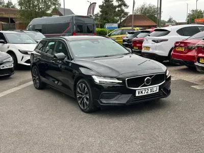 Używany Volvo V60 Core 161 KM (118 kW) 2022 Czarny Kombi