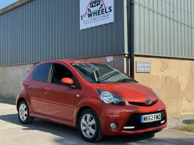 Used Toyota Aygo 68 HP (50 kW) 2012 Orange Hatchback