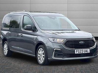 Usado Ford Tourneo Titanium 122 HP (89 kW) 2023 Cinzento Carrinha