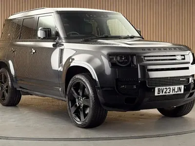 Used Land Rover Defender HSE Dynamic 250 HP (183 kW) 2023 Storm grey SUV