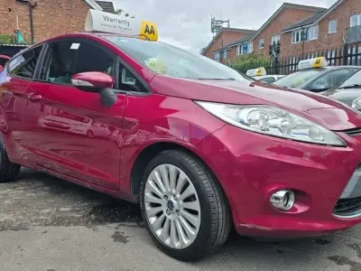Used Ford Fiesta Titanium 94 HP (69 kW) 2008 Red Hatchback