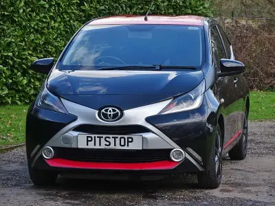 Used Toyota Aygo x-press 69 HP (50 kW) 2017 Black Hatchback