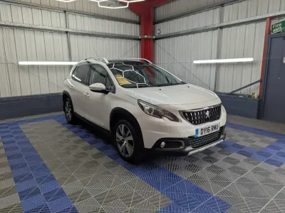 Used Peugeot 2008 Allure 82 HP (60 kW) 2016 White SUV