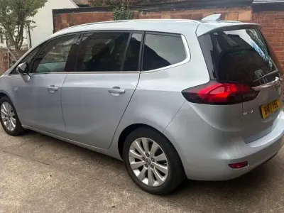 Second-hand Vauxhall Zafira 140 CP (102 kW) 2017 Argintiu Monovolum