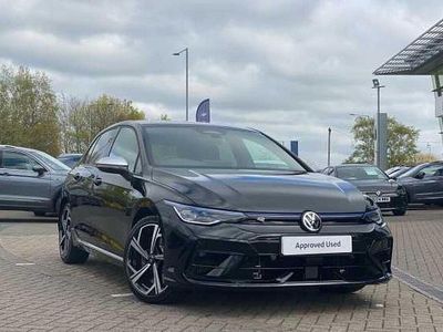 Nouă VW Golf VIII 333 CP (244 kW) 2025