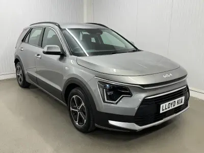 Gebraucht Kia Niro 139 PS (102 kW) 2023 Grau SUV