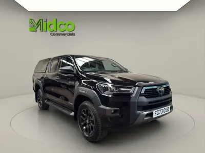 Usado Toyota HiLux 200 CV (147 kW) 2023 Negro Pickup/Camioneta