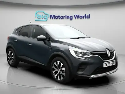 Begagnad Renault Captur Evolution 145 HK (106 kW) 2023 Blå SUV