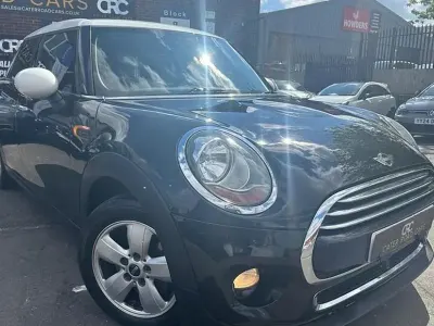 Używany Mini Cooper Hatch 136 KM (100 kW) 2015 Czarny Hatchback