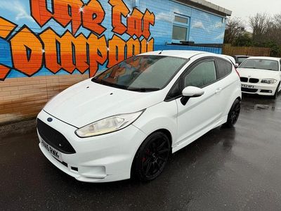 Used Ford Fiesta ST 182 HP (133 kW) 2015 White Hatchback