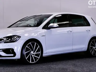 Begagnad VW Golf VII R 310 HK (228 kW) 2018 Halvkombi